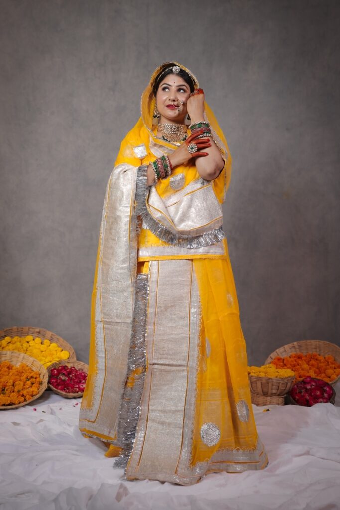 Pure Saatan Silver Laffa Poshak in Aam Pila